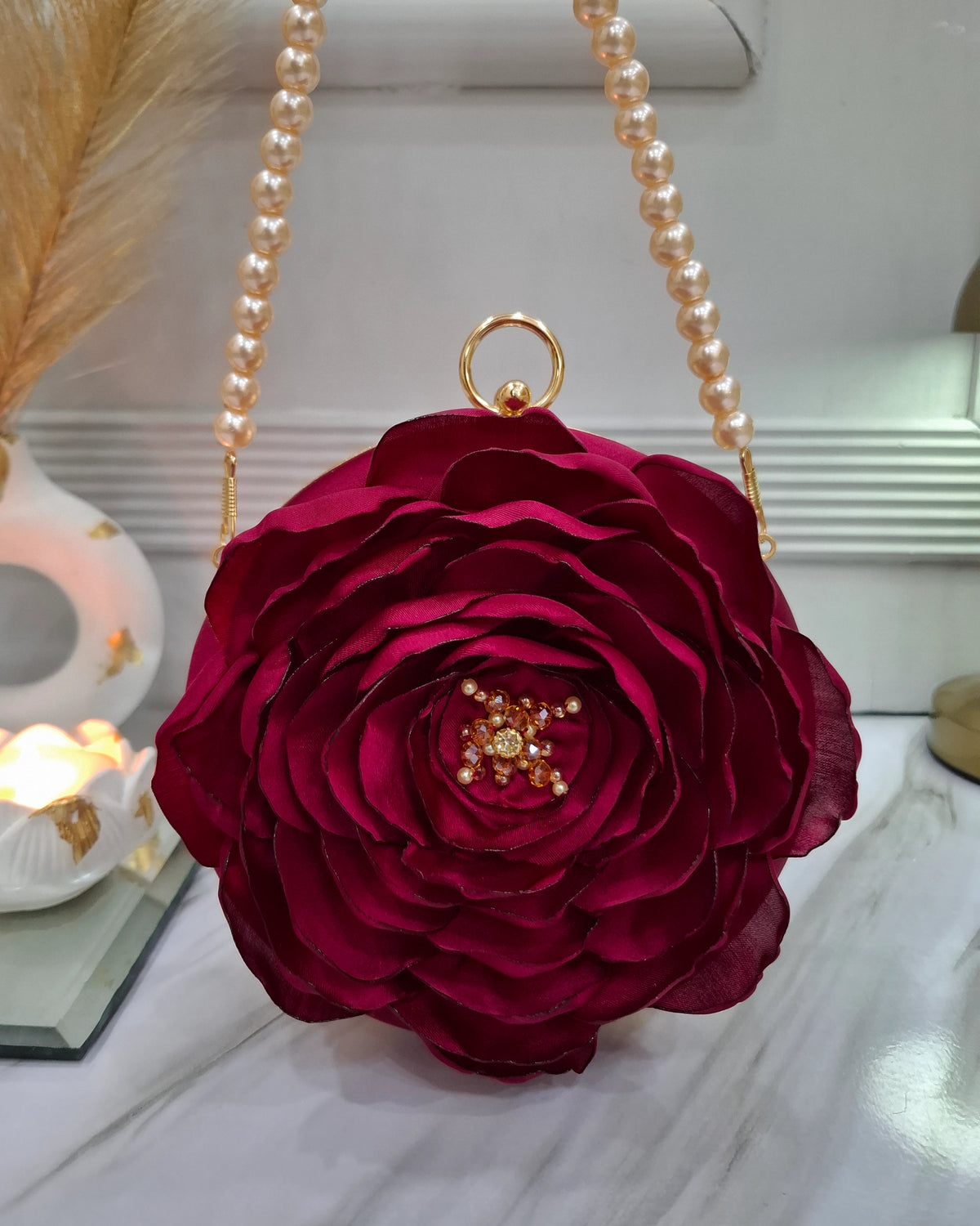Floral blossom clutch