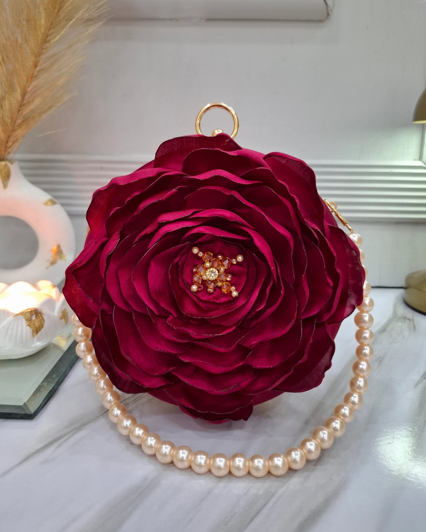 Floral blossom clutch