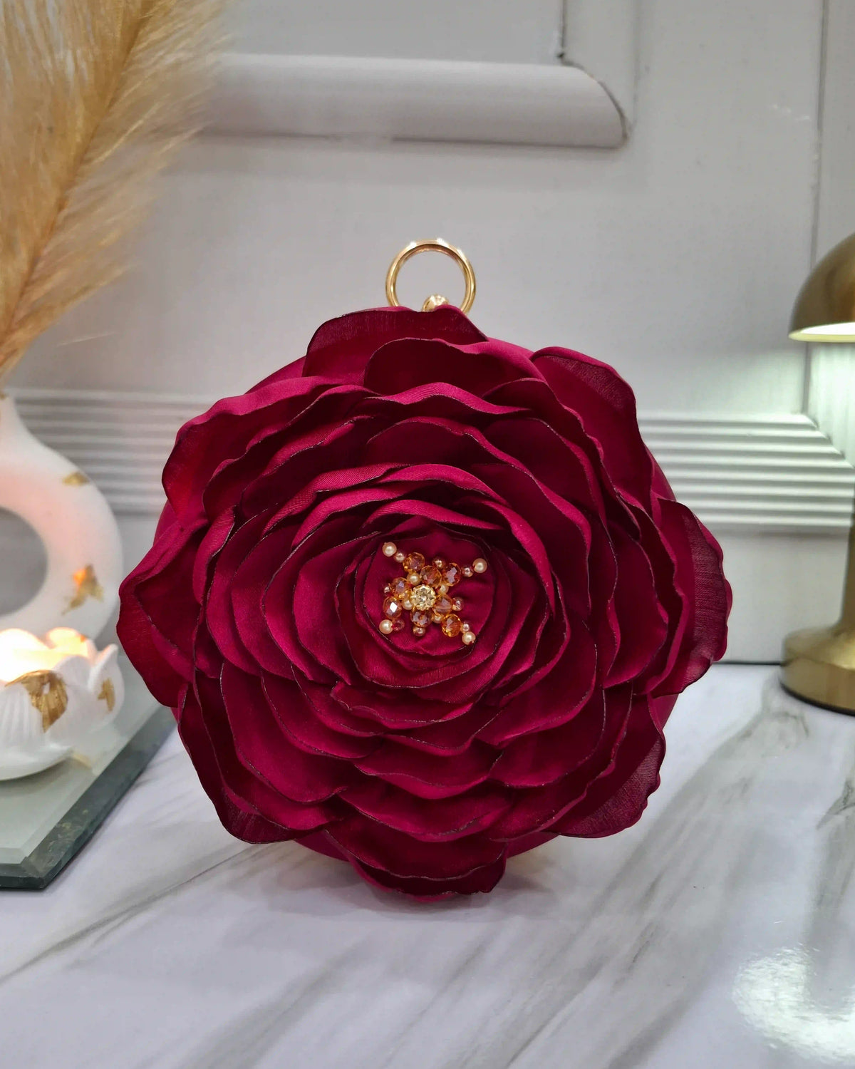 Floral blossom clutch