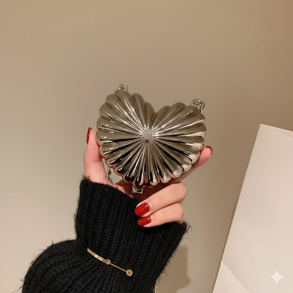 Mini Metal Heart Clutch
