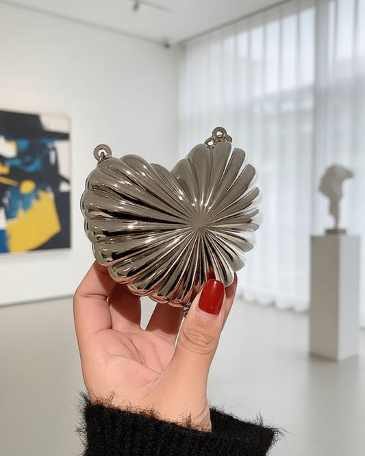 Mini Metal Heart Clutch