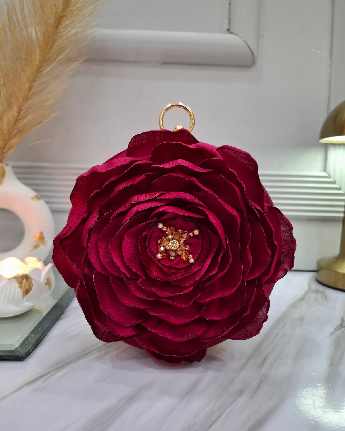 Floral blossom clutch