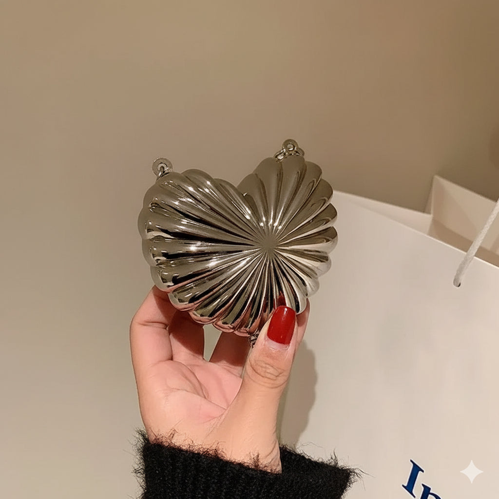 Mini Metal Heart Clutch