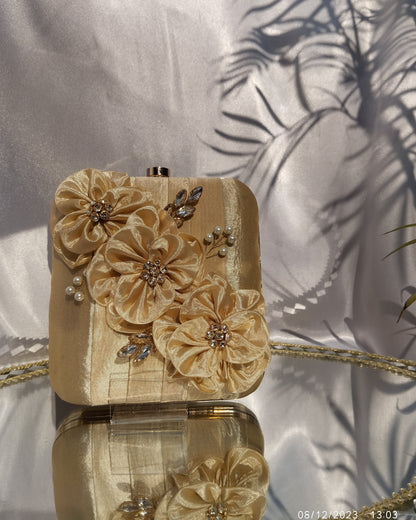 Fawn gold Floral
